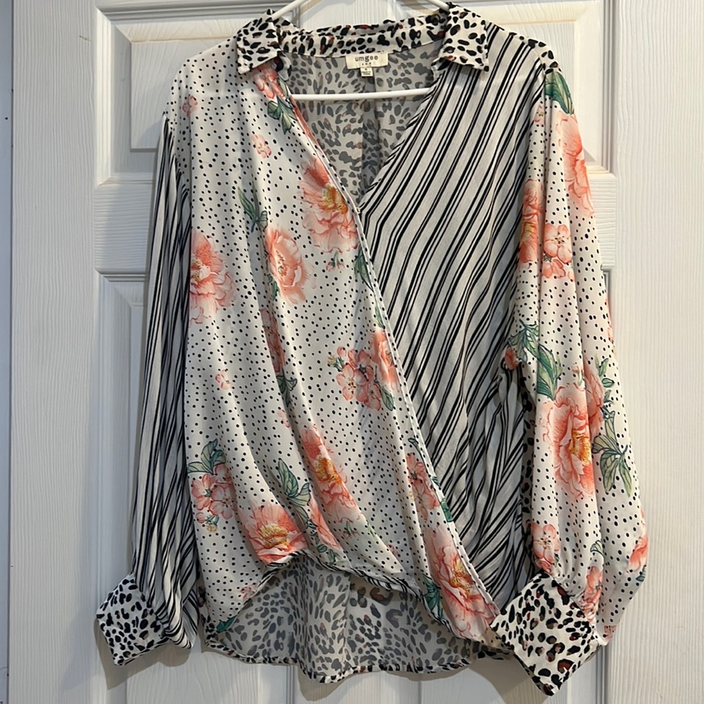 Umgee -oversized fit blouse. Size small. Mixed print. Semi-sheer.